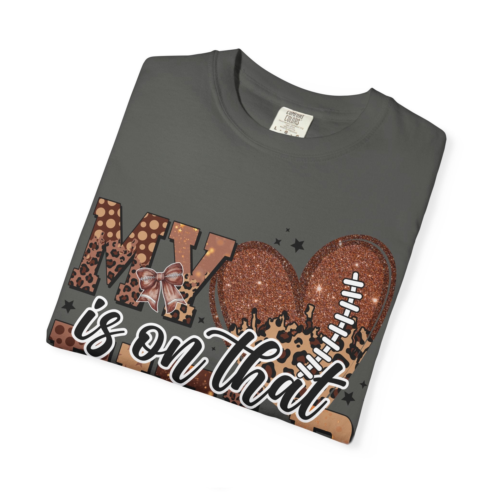 Football Mom 'My Heart Is On That Field' T-Shirt